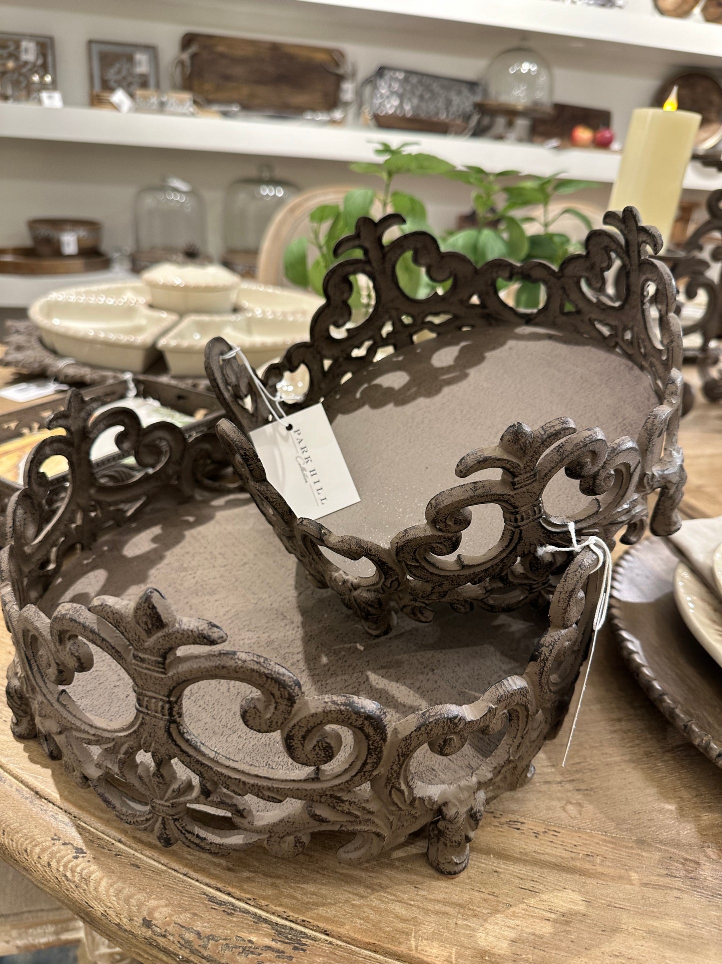 Acanthus Cast Large Holder